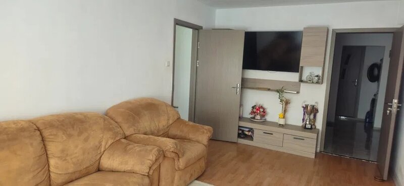 Crangasi, Zboina Neagra, apartament 4 camere.